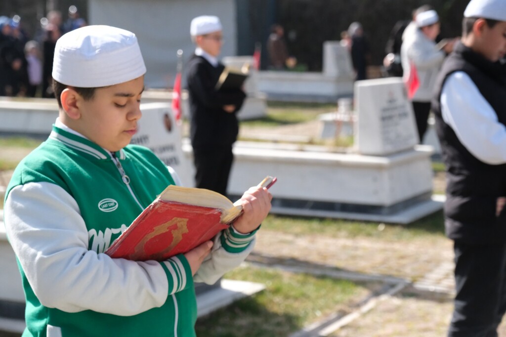 AZİZ ŞEHİTLERİMİZ SAYGI VE MİNNETLE ANILDI
