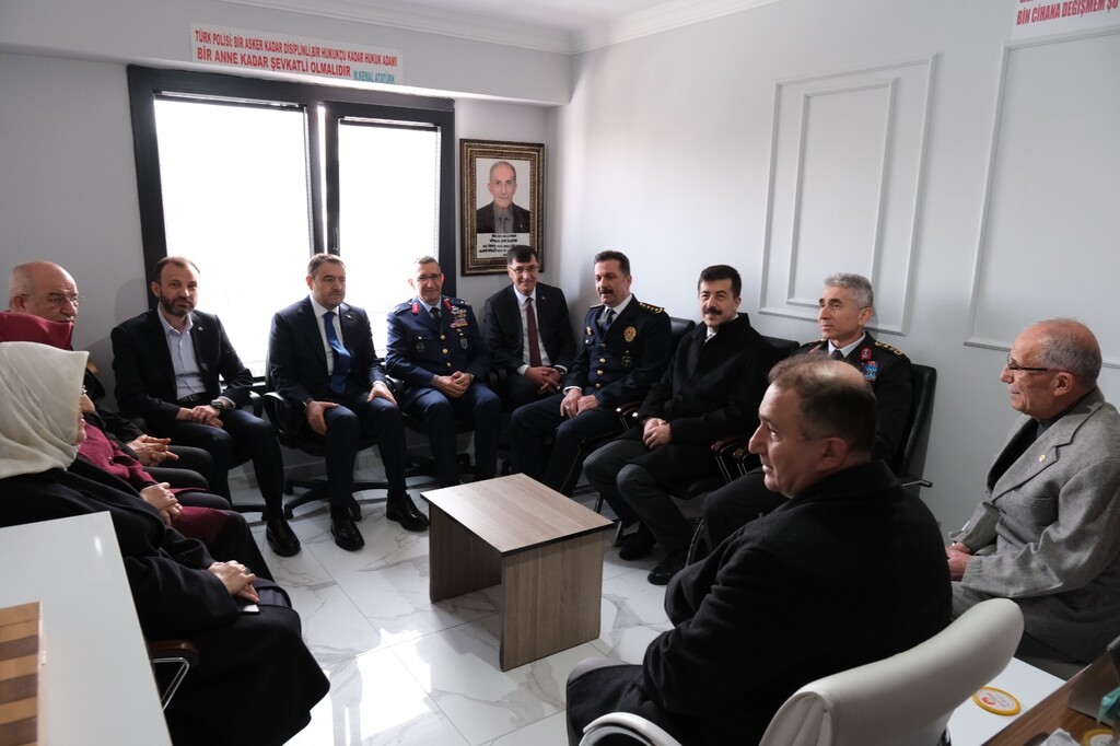 REKTÖR TEKİN’DEN ŞEHİT VE GAZİLERE VEFA ZİYARETİ