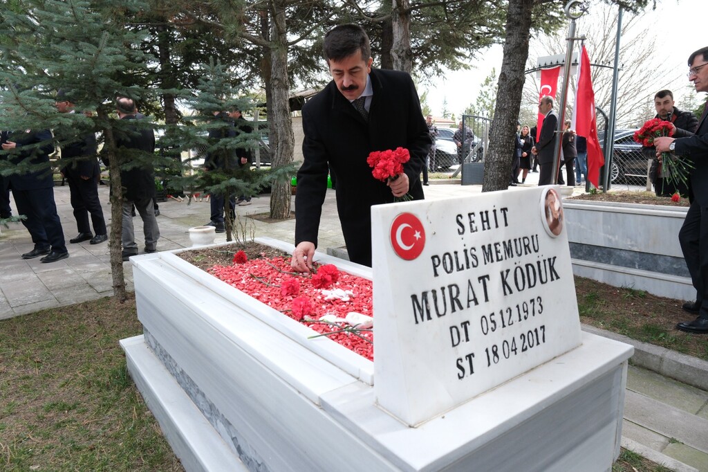 REKTÖR TEKİN’DEN ŞEHİT VE GAZİLERE VEFA ZİYARETİ