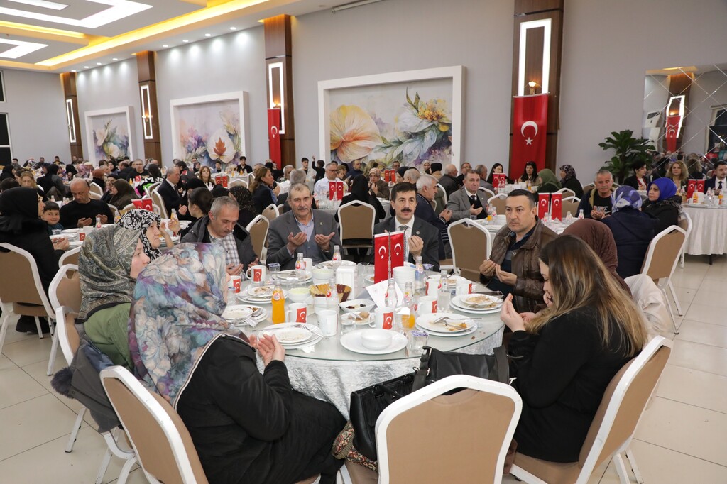 ŞEHİT YAKINLARI ve GAZİLER İÇİN İFTAR PROGRAMI DÜZENLENDİ 