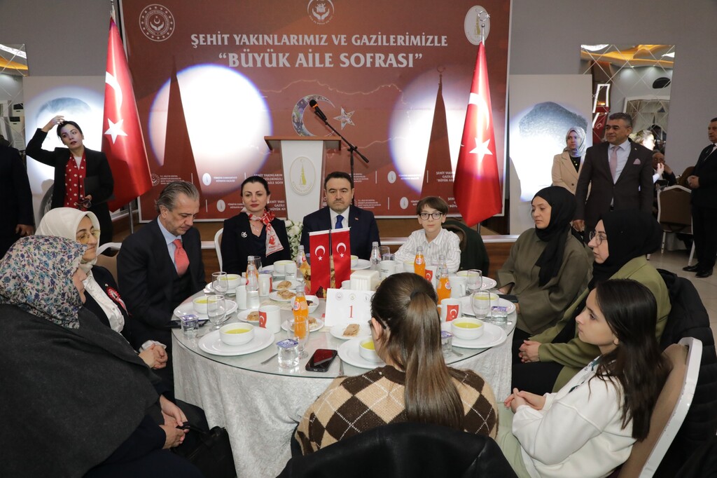 ŞEHİT YAKINLARI ve GAZİLER İÇİN İFTAR PROGRAMI DÜZENLENDİ 