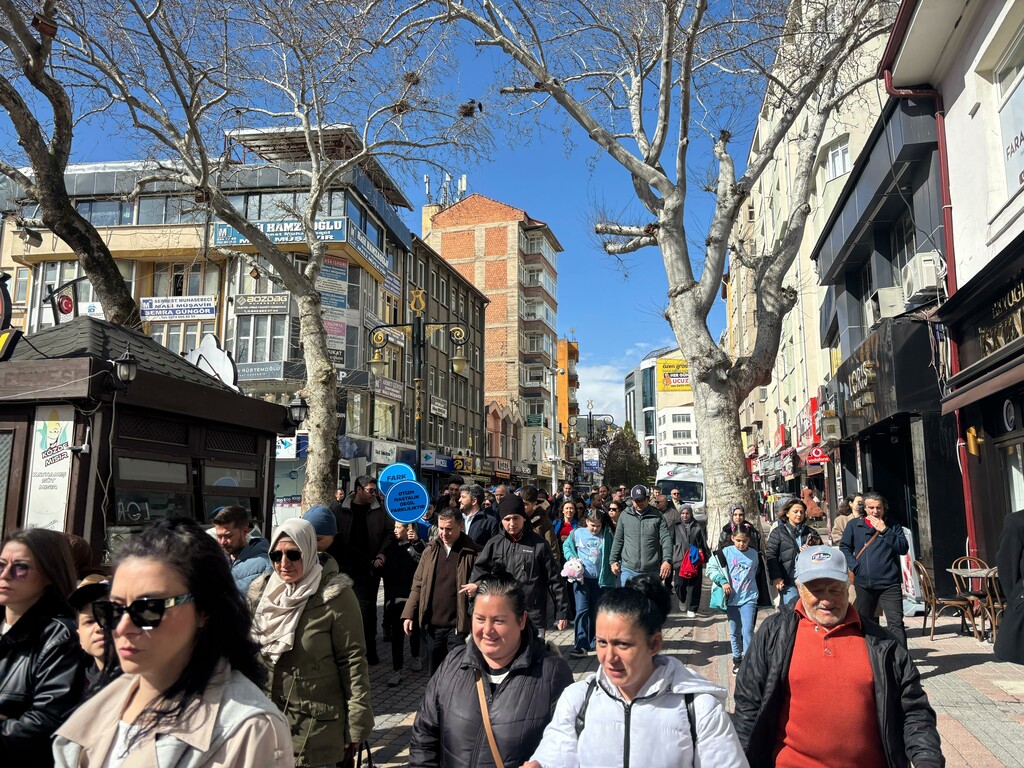 OTİZM FARKINDALIK YÜRÜYÜŞÜ DÜZENLENDİ