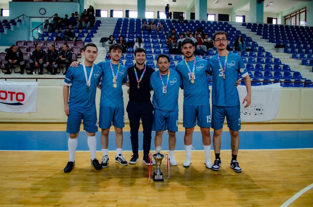Üniversitemiz Erkek Futbol Takımı Salon Futbolu Şampiyonasında Şampiyon Oldu - 4