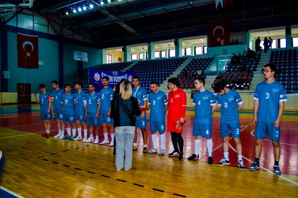 Üniversitemiz Erkek Futbol Takımı Salon Futbolu Şampiyonasında Şampiyon Oldu - 3