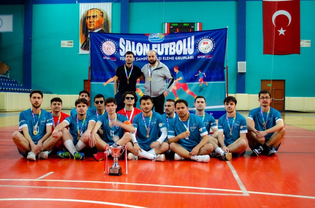 Üniversitemiz Erkek Futbol Takımı Salon Futbolu Şampiyonasında Şampiyon Oldu - 1