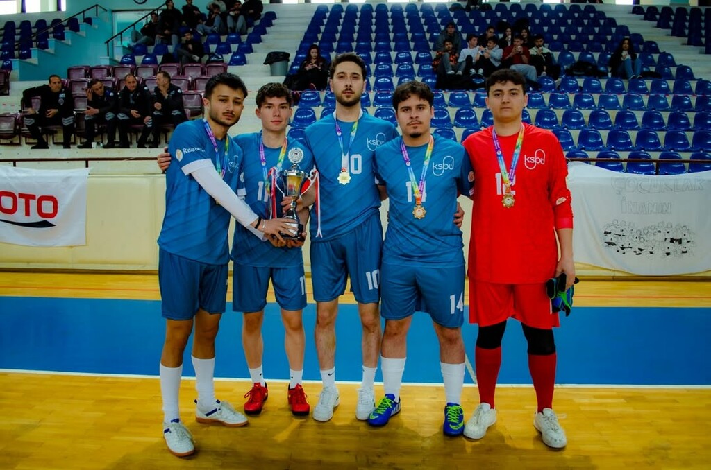 Üniversitemiz Erkek Futbol Takımı Salon Futbolu Şampiyonasında Şampiyon Oldu - 5