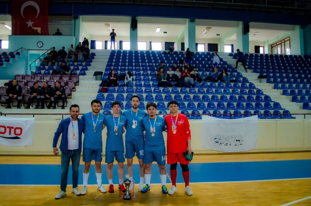 Üniversitemiz Erkek Futbol Takımı Salon Futbolu Şampiyonasında Şampiyon Oldu - 6