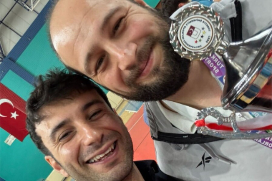 Üniversitemiz Erkek Futbol Takımı Salon Futbolu Şampiyonasında Şampiyon Oldu - 9