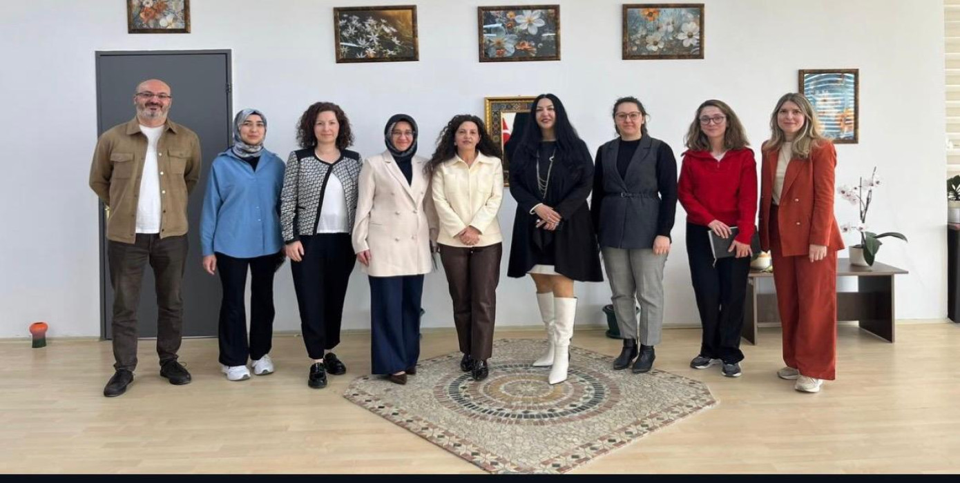 Beslenme ve Diyetetik Bölümü öğretim üyeleri Dekanlık ile bir araya geldi.