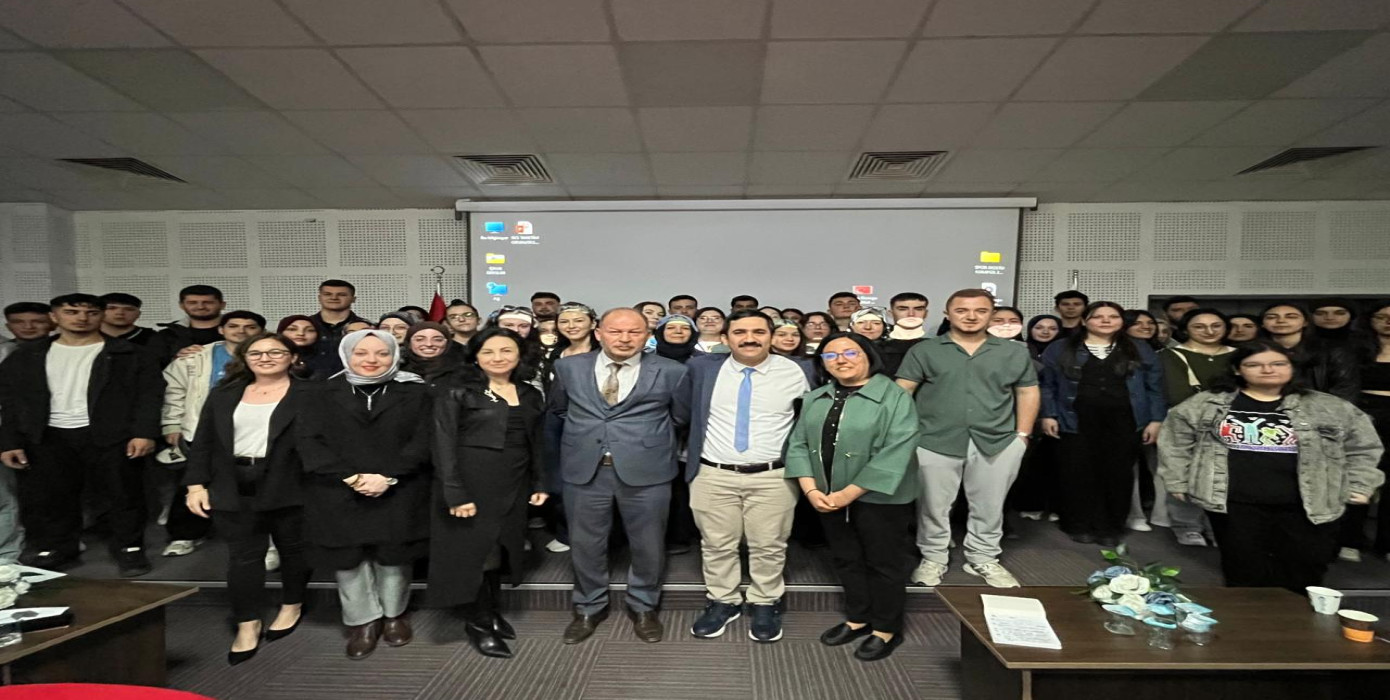 Bölümümüzde Sağlıkçının Hukuki/Sağlık Hakları Güvenliği ve Sağlık Riskleri etkinliği gerçekleştirildi. 