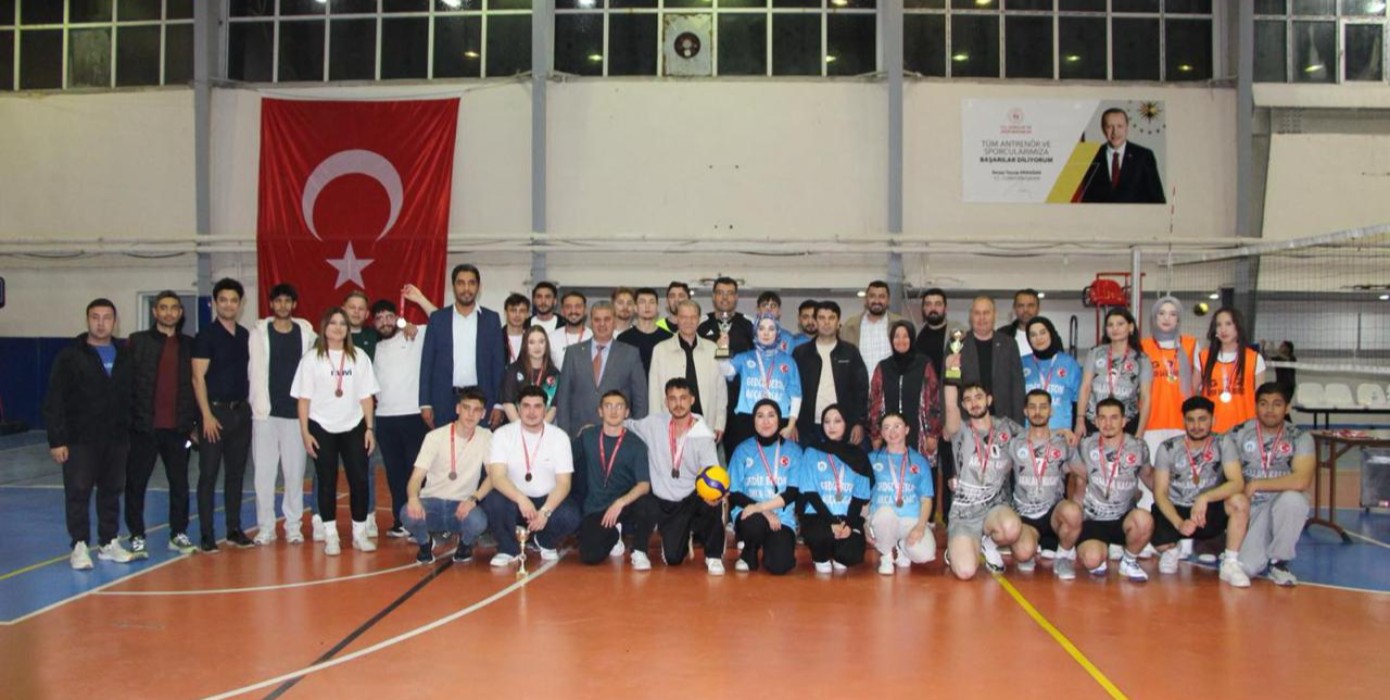 2.Gediz DPÜ-KSBÜ Bölümler Arası Voleybol Turnuvasında Final Heyecanı Yaşandı