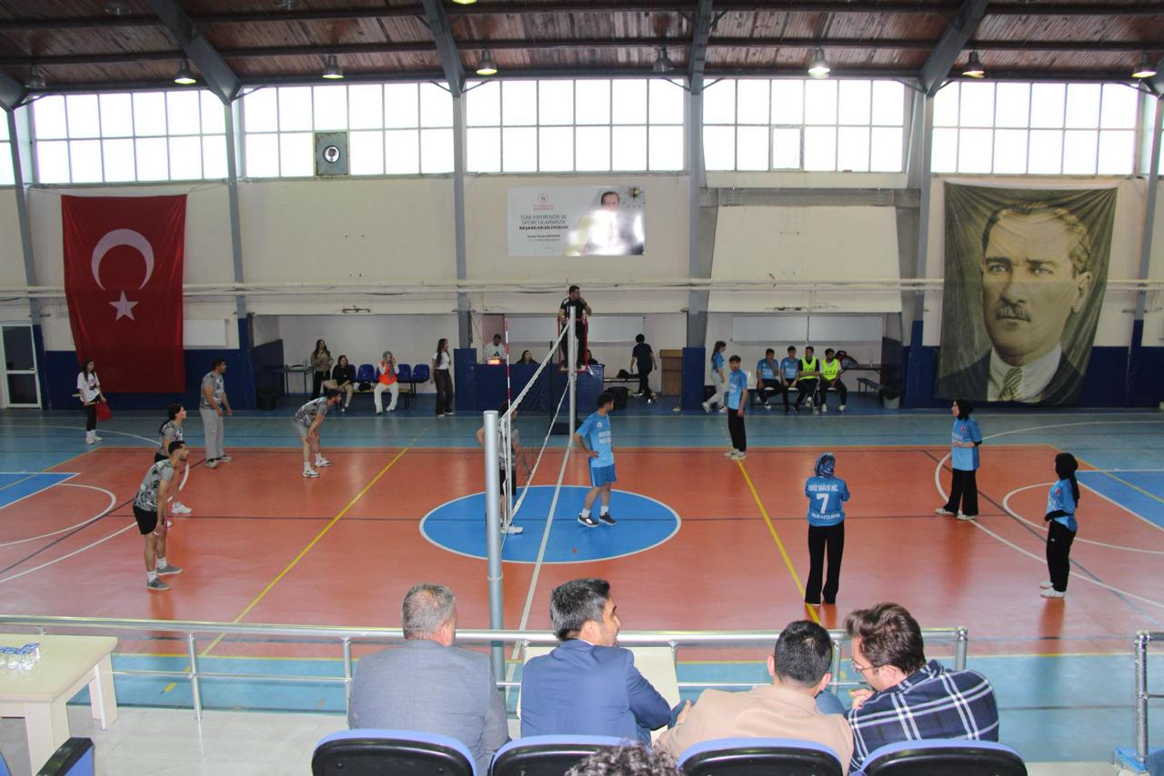 Bölümümüz Voleybol Turnuvasını İkinci Olarak Tamamladı - 2
