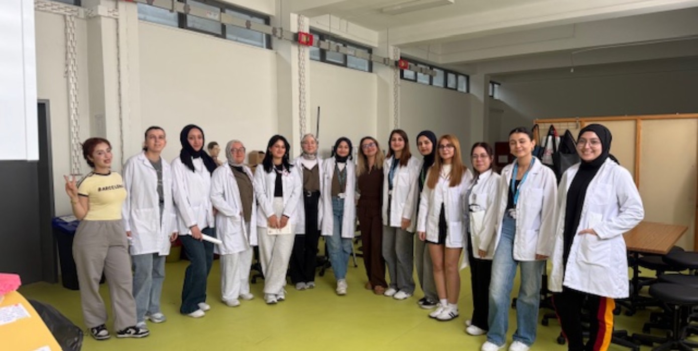 Riskli Doğum ve Doğum Sonu Dönem Dersi Şube 2 Makat Doğum Laboratuvar Uygulaması Gerçekleştirildi