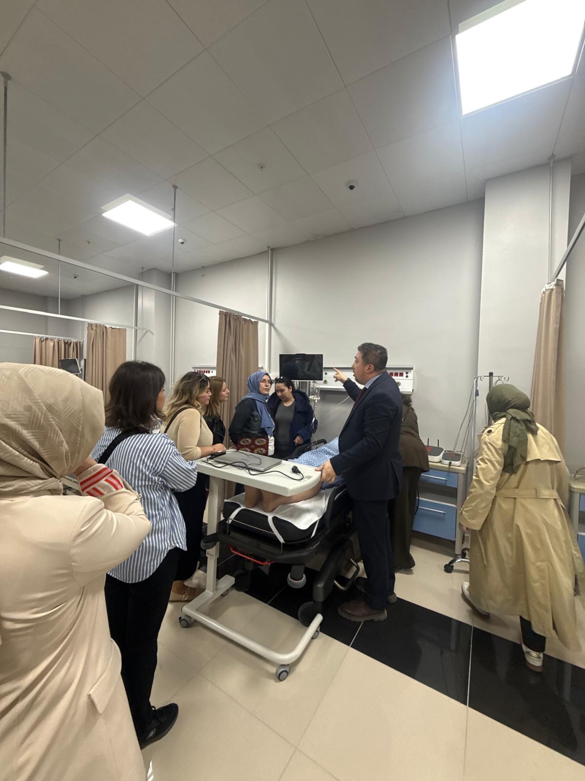 Ebelik Bölümü Simülasyon Merkezi’ni Ziyaret Etti - 4