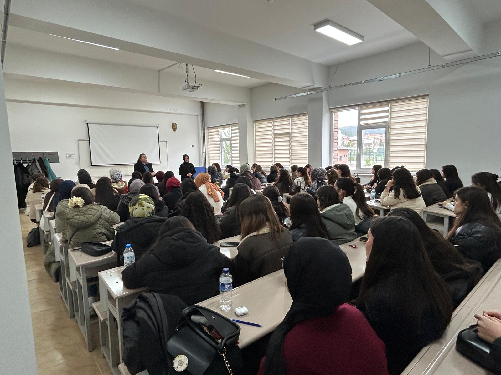 Ebelik Bölümü Başkanlığı ile 1. Sınıf Öğrenci Buluşması Gerçekleştirildi - 2