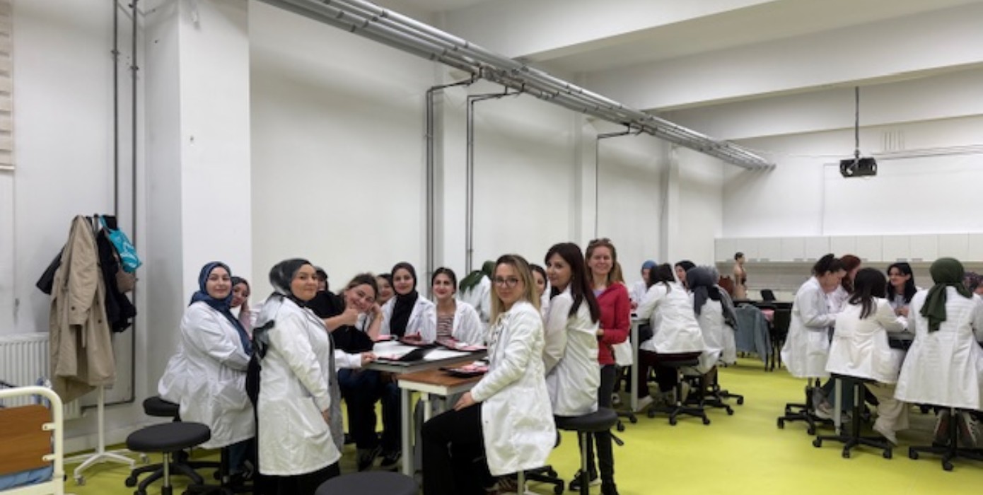 Riskli Doğum ve Doğum Sonu Dönem Dersi Şube 2 Epizyotomi Laboratuvar Uygulaması Gerçekleştirildi