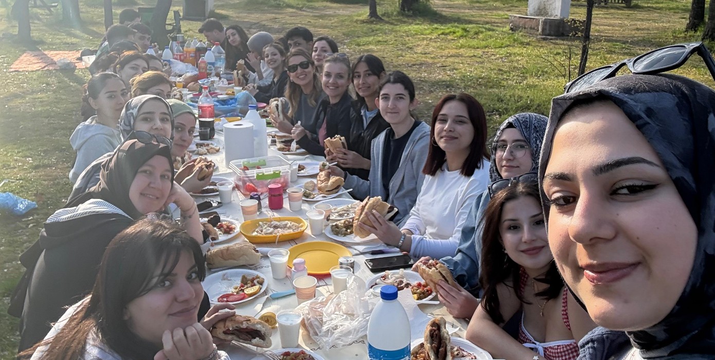 Anestezi Programı Öğrencilerimizle Piknik Etkinliği Düzenlendi.