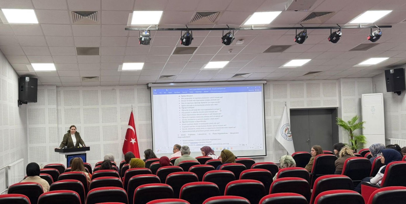 Kalite ve Akreditasyon Çalışmaları Kapsamında “İç Paydaş Toplantısı“ Gerçekleştirildi