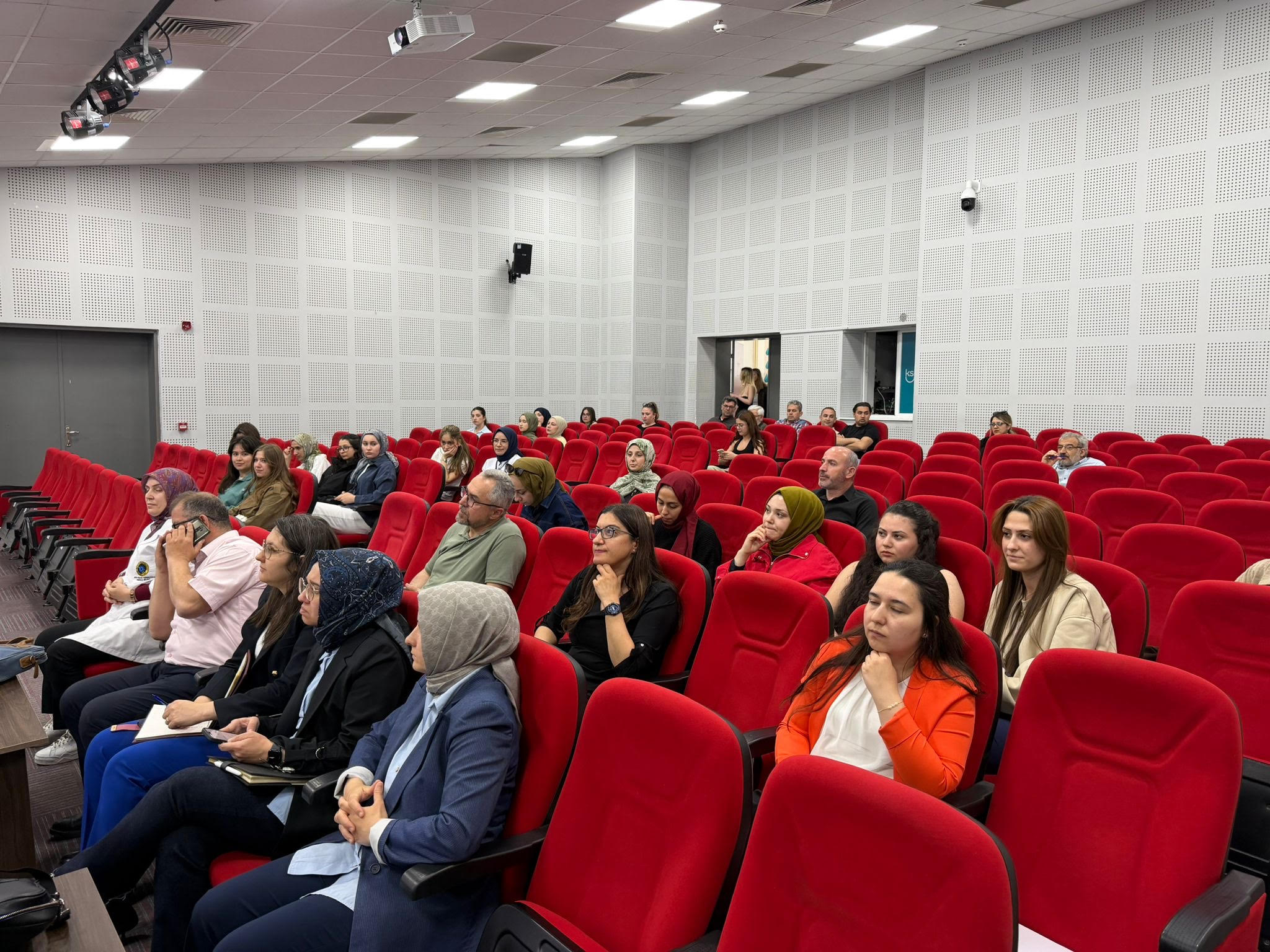Kalite ve Akreditasyon Çalışmaları Kapsamında “İç Paydaş Toplantısı“ Gerçekleştirildi - 5