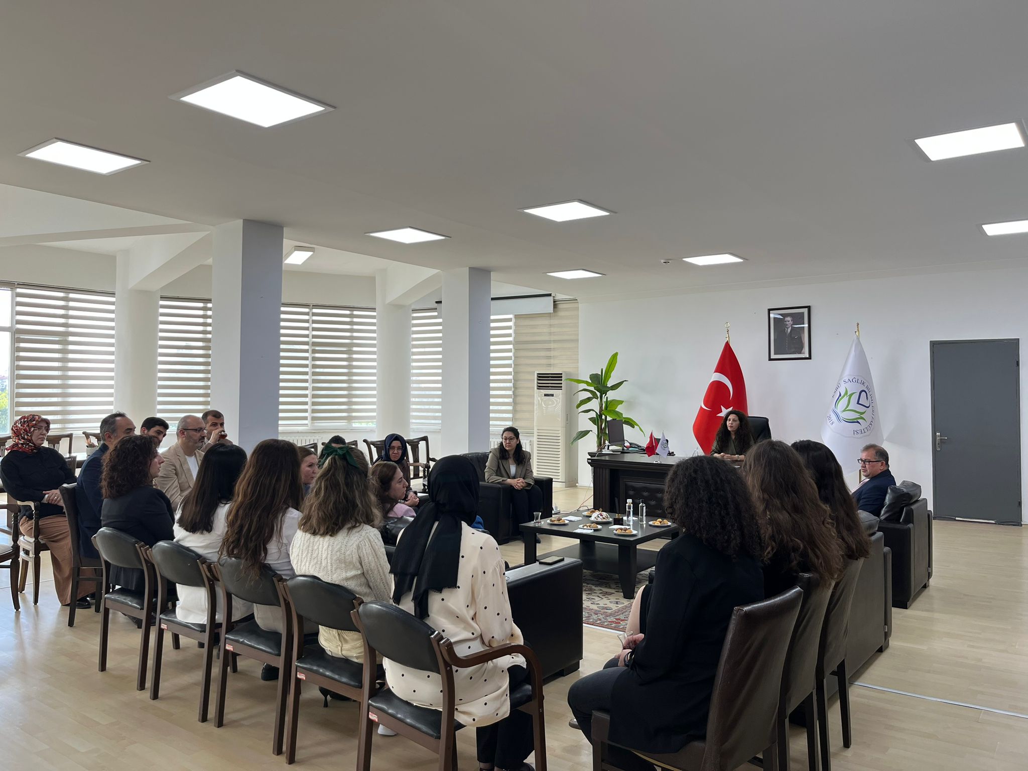 Öğrenci Ders Değerlendirme Anketinde Başarı Gösteren Ebelik Bölümü Öğretim Üyelerimize Teşekkür Belgeleri Takdim Edildi - 6