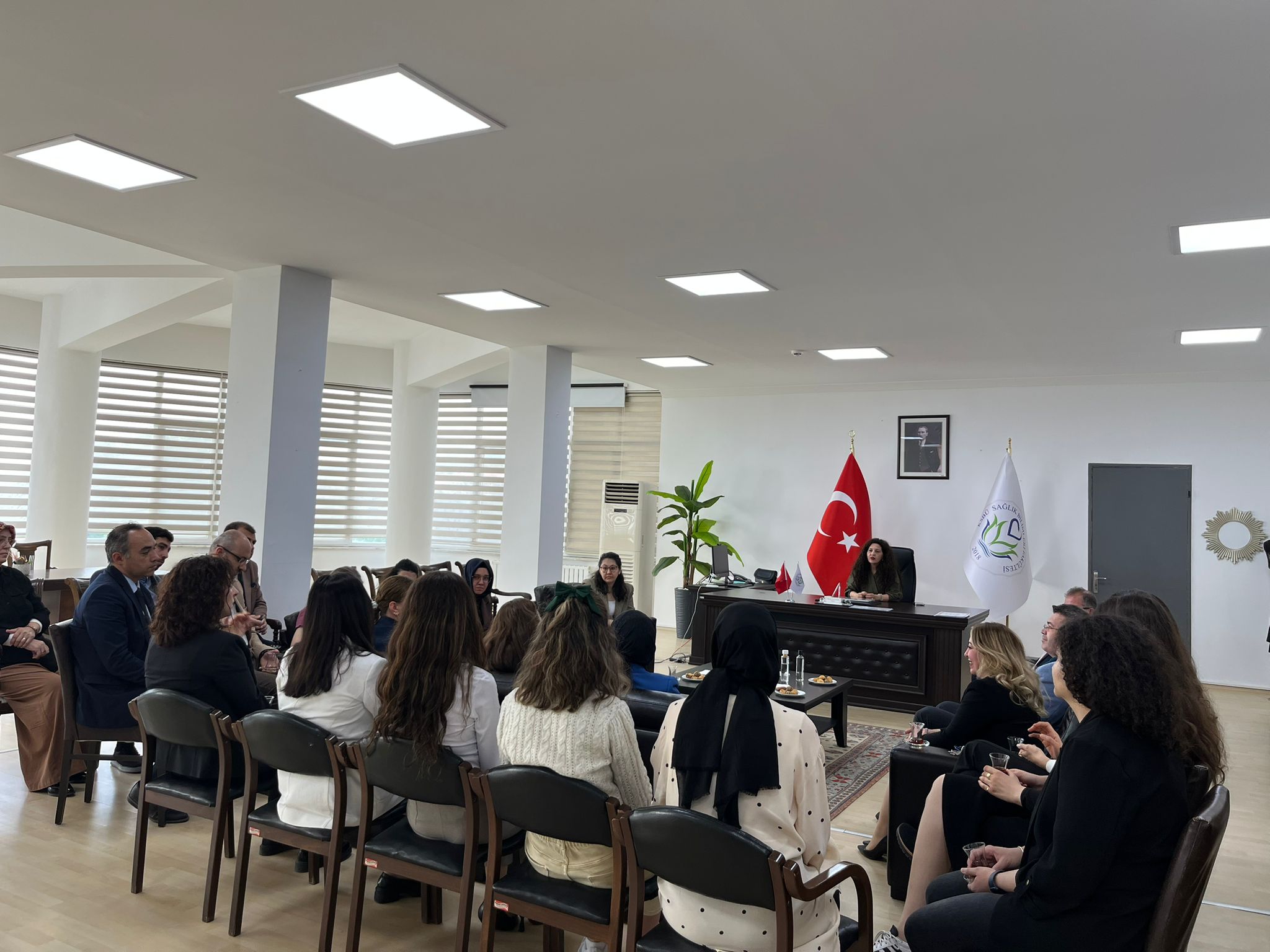 Öğrenci Ders Değerlendirme Anketinde Başarı Gösteren Ebelik Bölümü Öğretim Üyelerimize Teşekkür Belgeleri Takdim Edildi - 7
