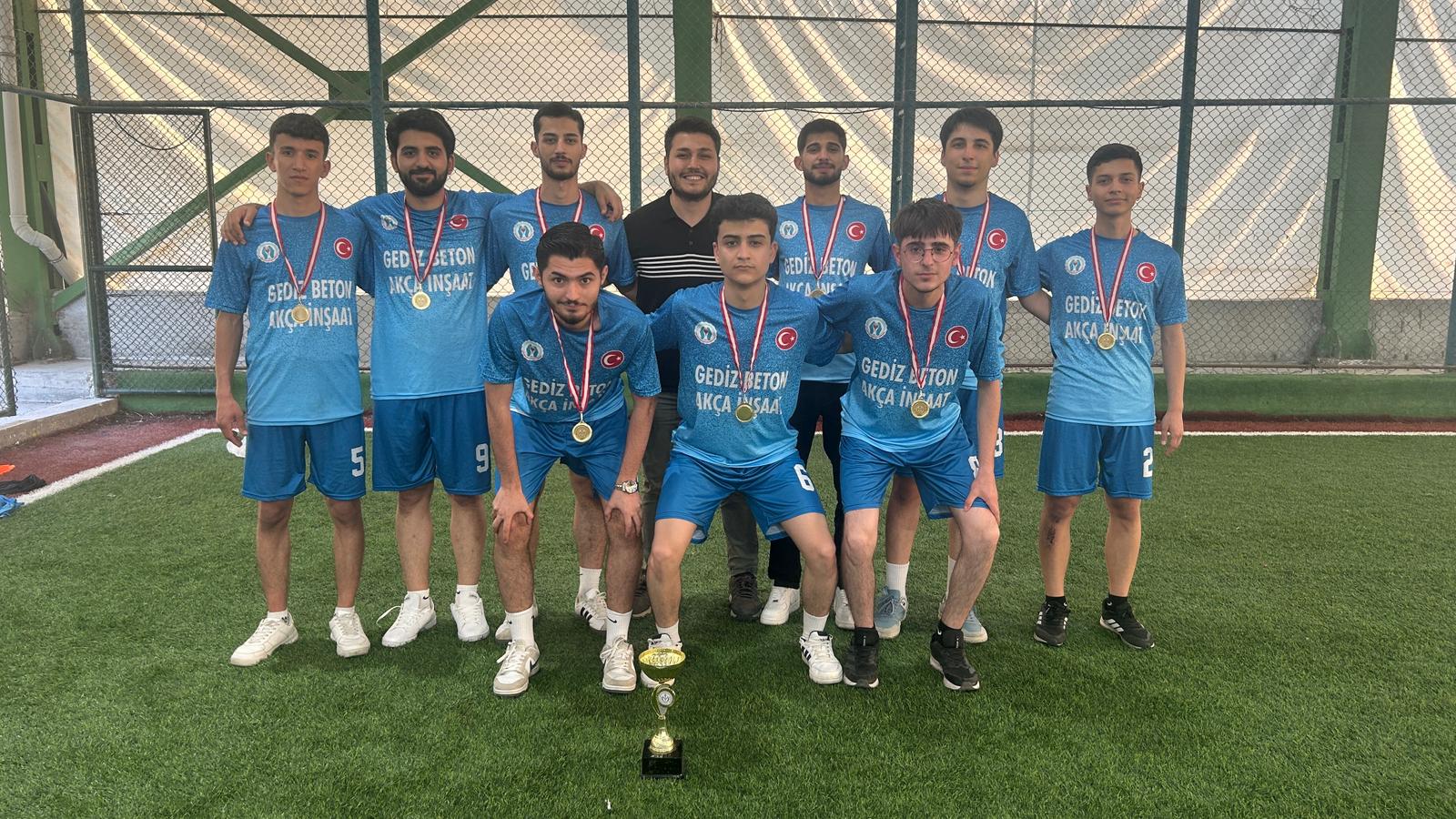 Üniversite Geneli Turnuvada Futbol Takımımızdan  Büyük Başarı - 2