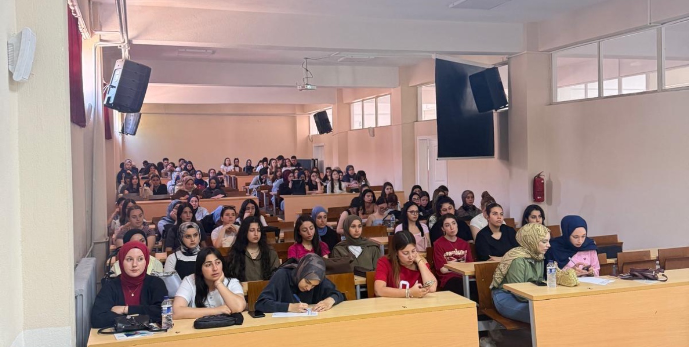 Gediz SHMYO Öğrencilerine Kalite Farkındalık Eğitimi Verildi