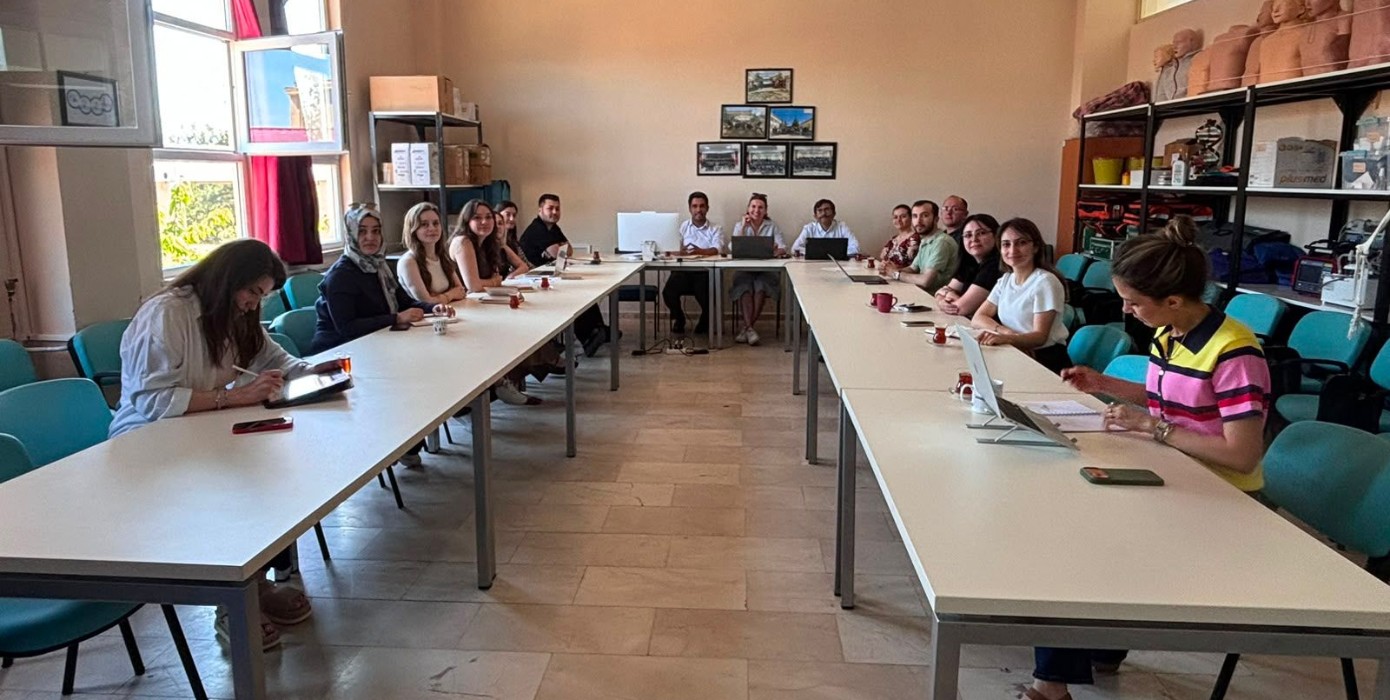 Meslek Yüksekokulumuzda Kalite Yönetimi, Bologna Bilgi Paketi, PUKO ve DÖF eğitimi verildi.