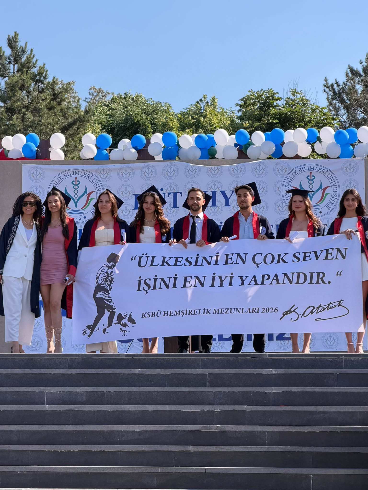 Hemşirelik Bölümümüz Mezunlarını Gururla Uğurladı - 10