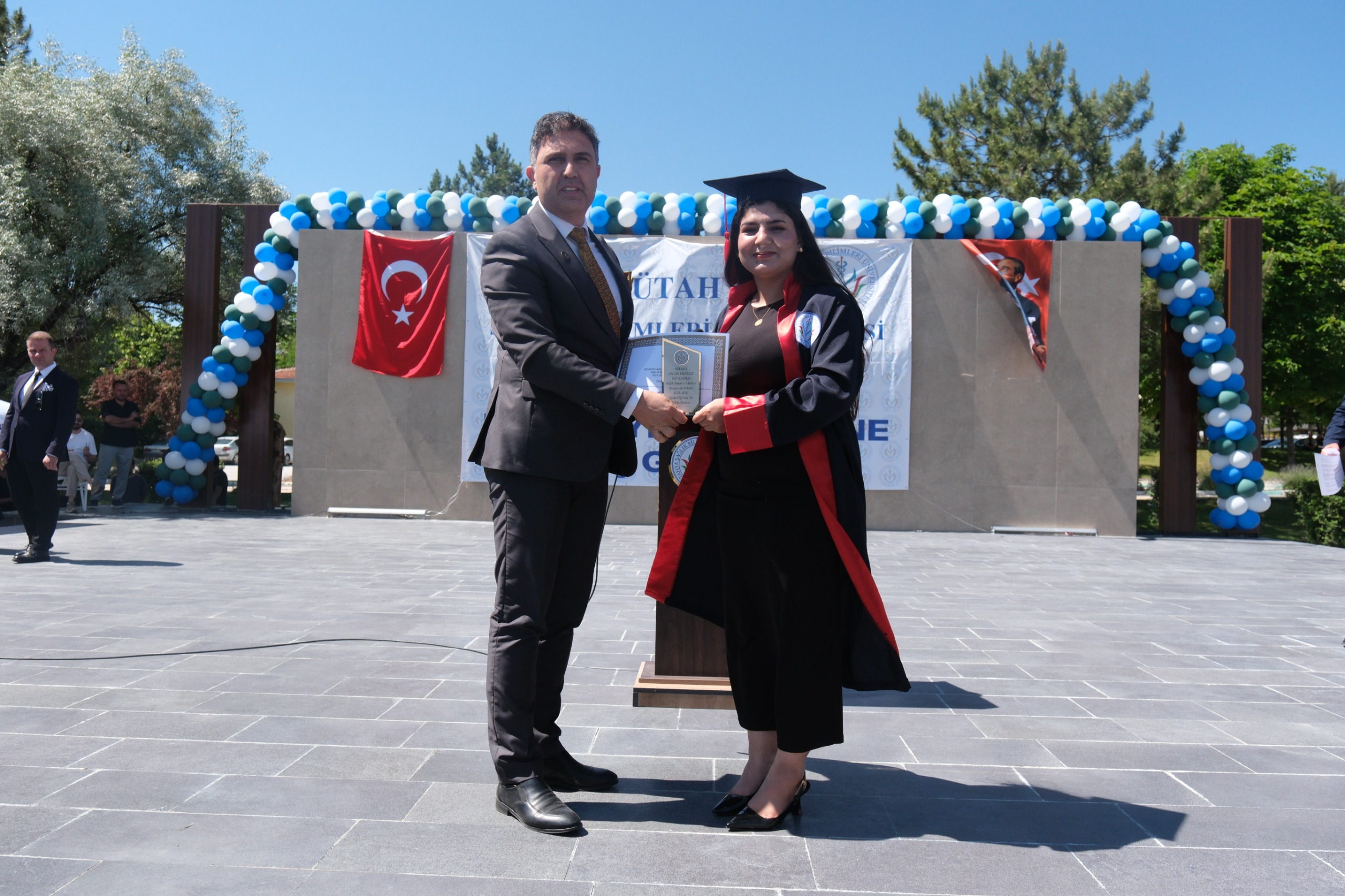 Hemşirelik Bölümümüz Mezunlarını Gururla Uğurladı - 18