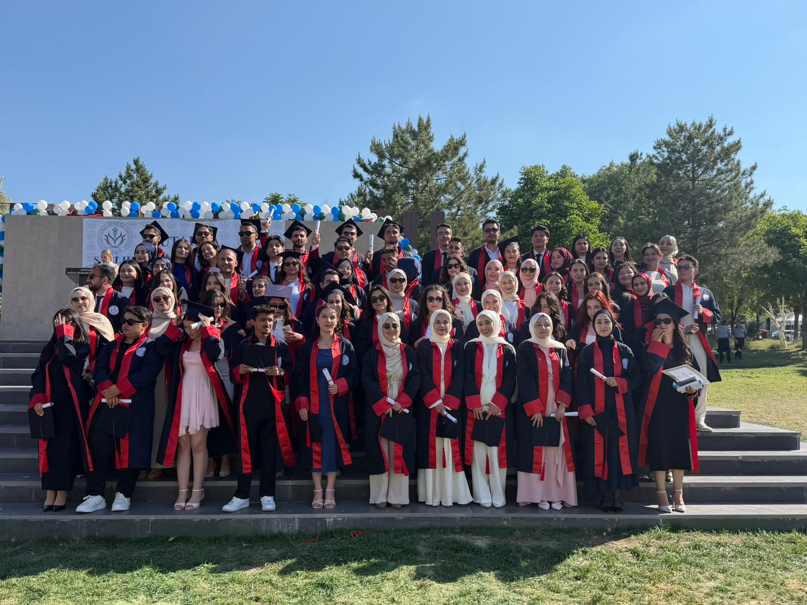 Hemşirelik Bölümümüz Mezunlarını Gururla Uğurladı - 21