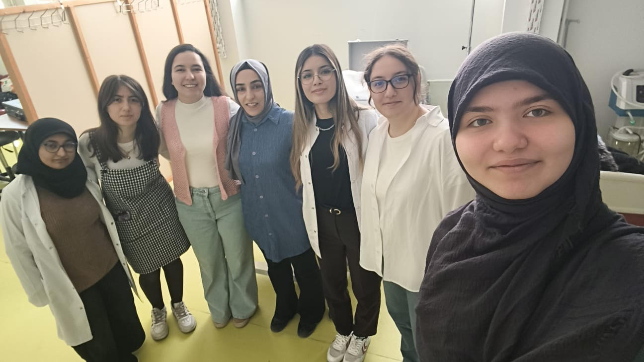 Ebelikte Temel İlke ve Uygulamalar Dersi Laboratuvar Uygulamaları Gerçekleştirildi - 10