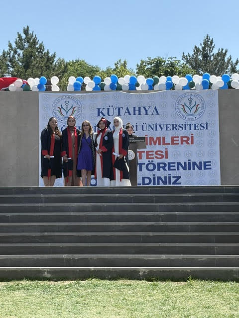 Şefkat, Bilim ve Umutla Yeni Bir Başlangıç: Ebelik Bölümü 2026 Yılı Mezunlarını Uğurladı - 11