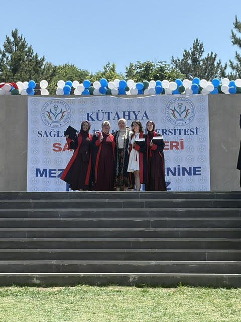 Şefkat, Bilim ve Umutla Yeni Bir Başlangıç: Ebelik Bölümü 2026 Yılı Mezunlarını Uğurladı