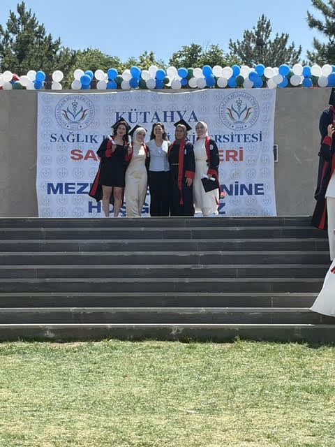 Şefkat, Bilim ve Umutla Yeni Bir Başlangıç: Ebelik Bölümü 2026 Yılı Mezunlarını Uğurladı - 12