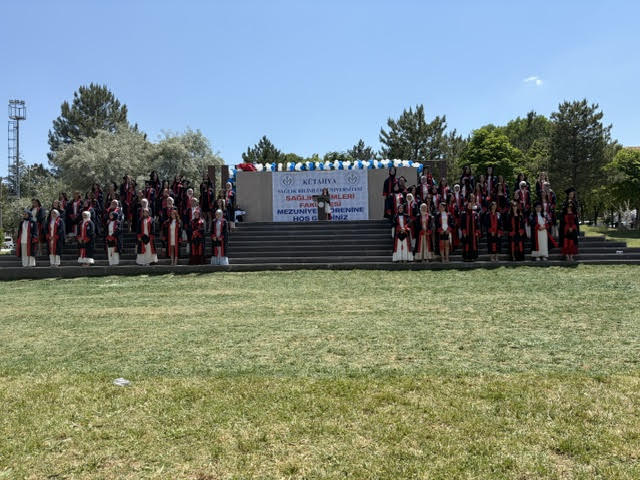 Şefkat, Bilim ve Umutla Yeni Bir Başlangıç: Ebelik Bölümü 2026 Yılı Mezunlarını Uğurladı