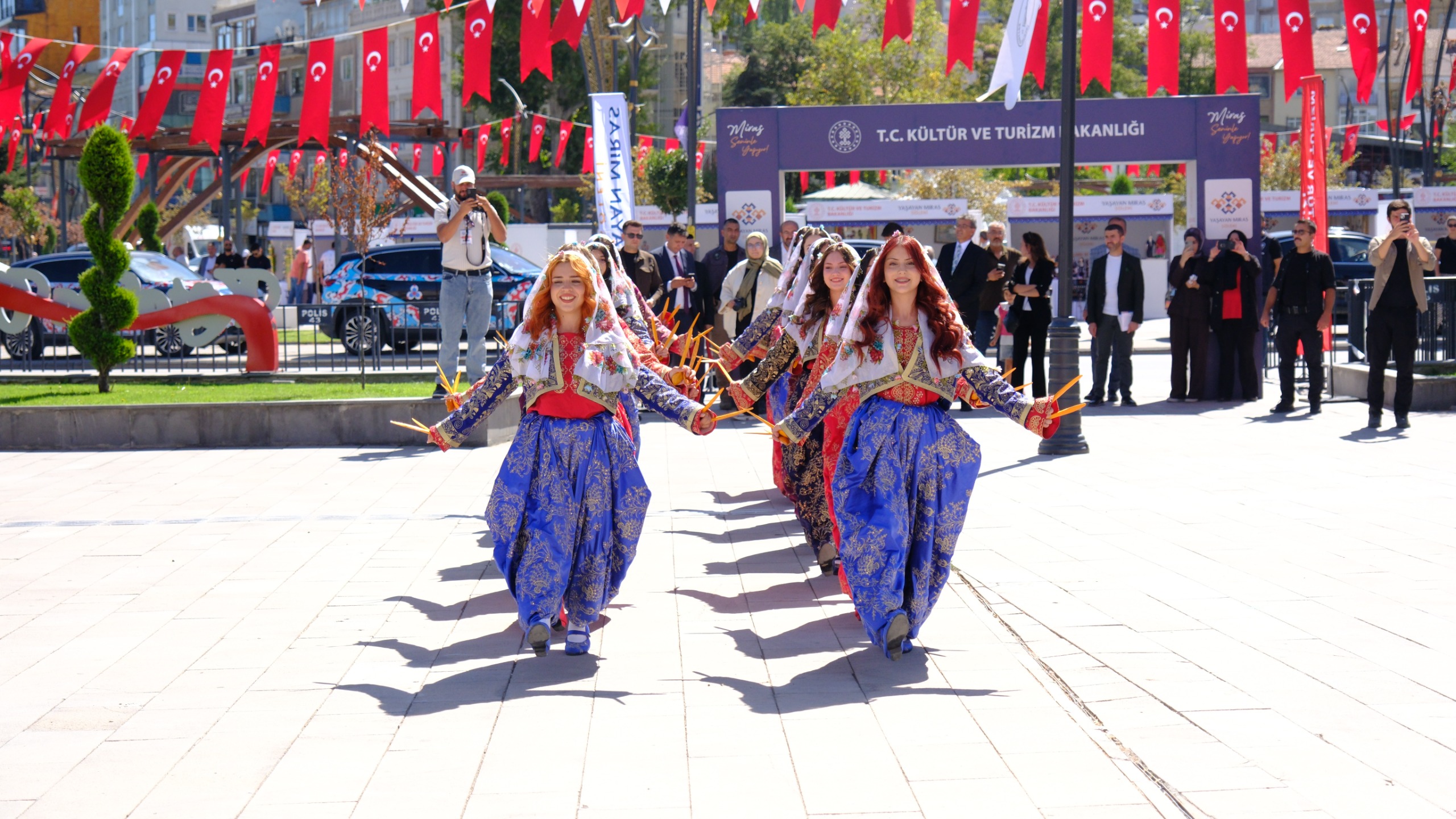 YAŞAYAN MİRAS ŞÖLENİ BAŞLADI