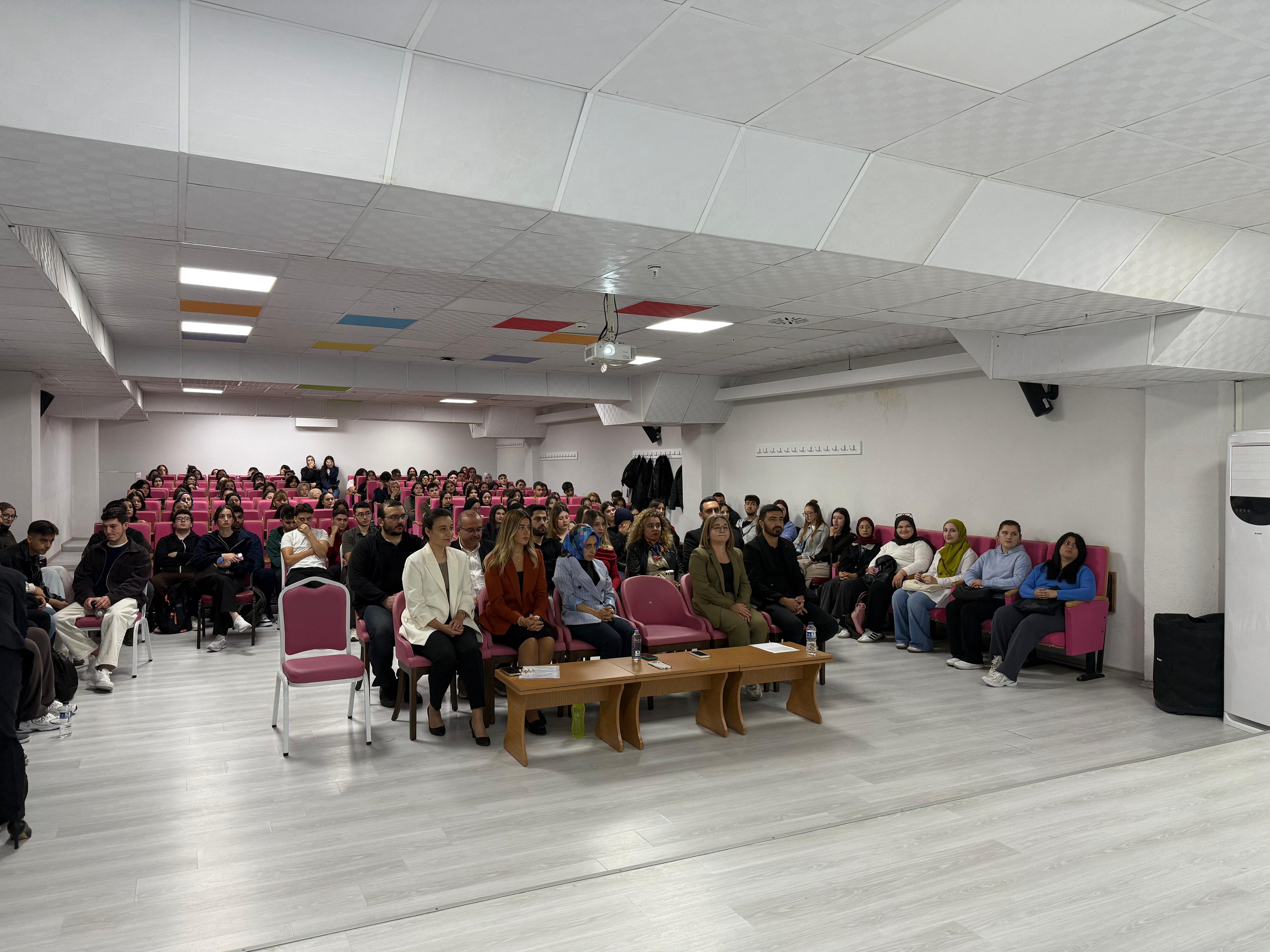 Meslek Yüksekokulumuzda Oryantasyon Programı Düzenlendi. - 2