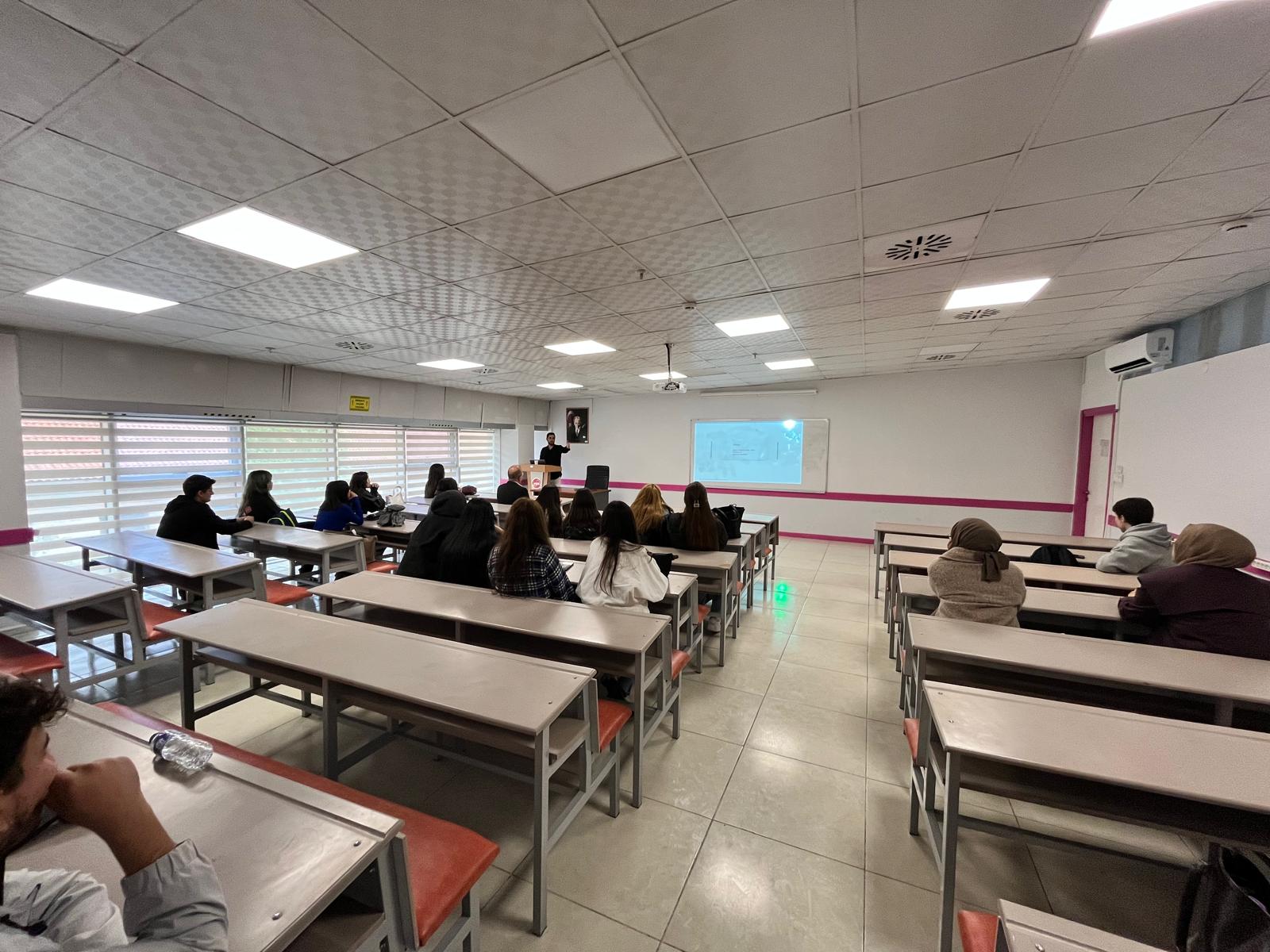 Yapay Zekâ Operatörlüğü Programı 1. Sınıf Öğrencilerine Yönelik Oryantasyon Programı Gerçekleştirildi - 1