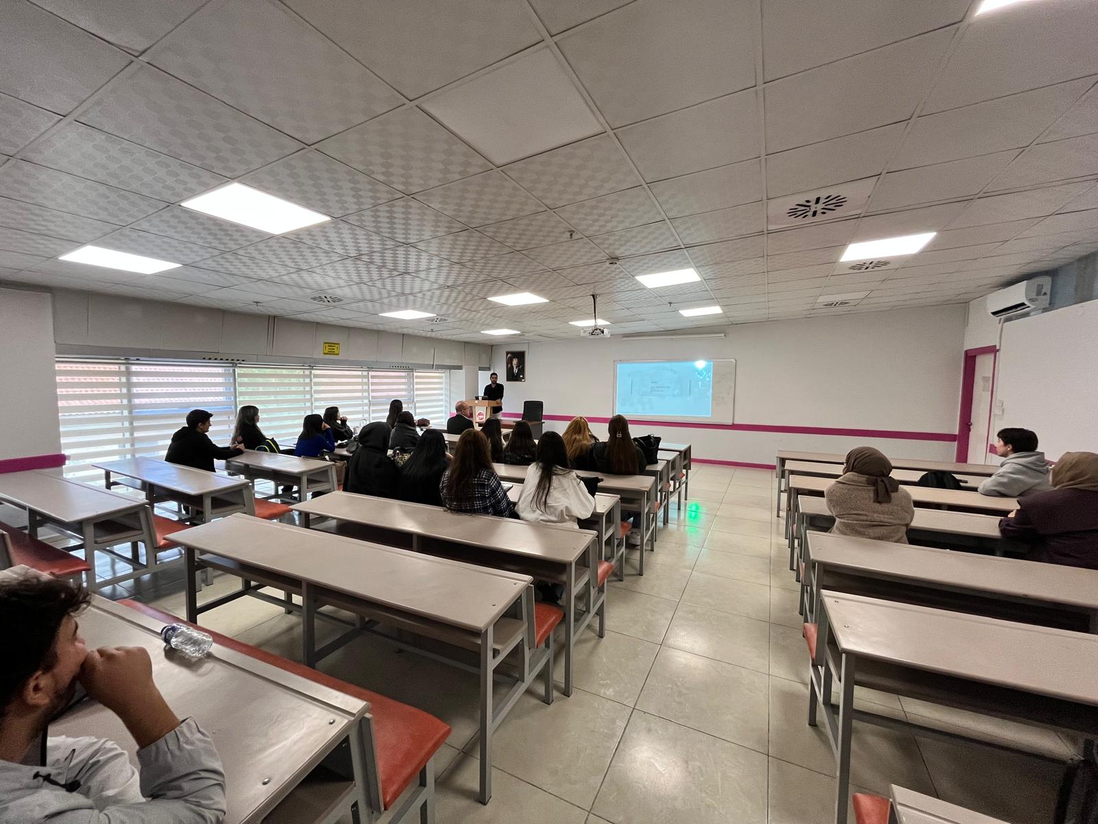 Yapay Zekâ Operatörlüğü Programı 1. Sınıf Öğrencilerine Yönelik Oryantasyon Programı Gerçekleştirildi - 2