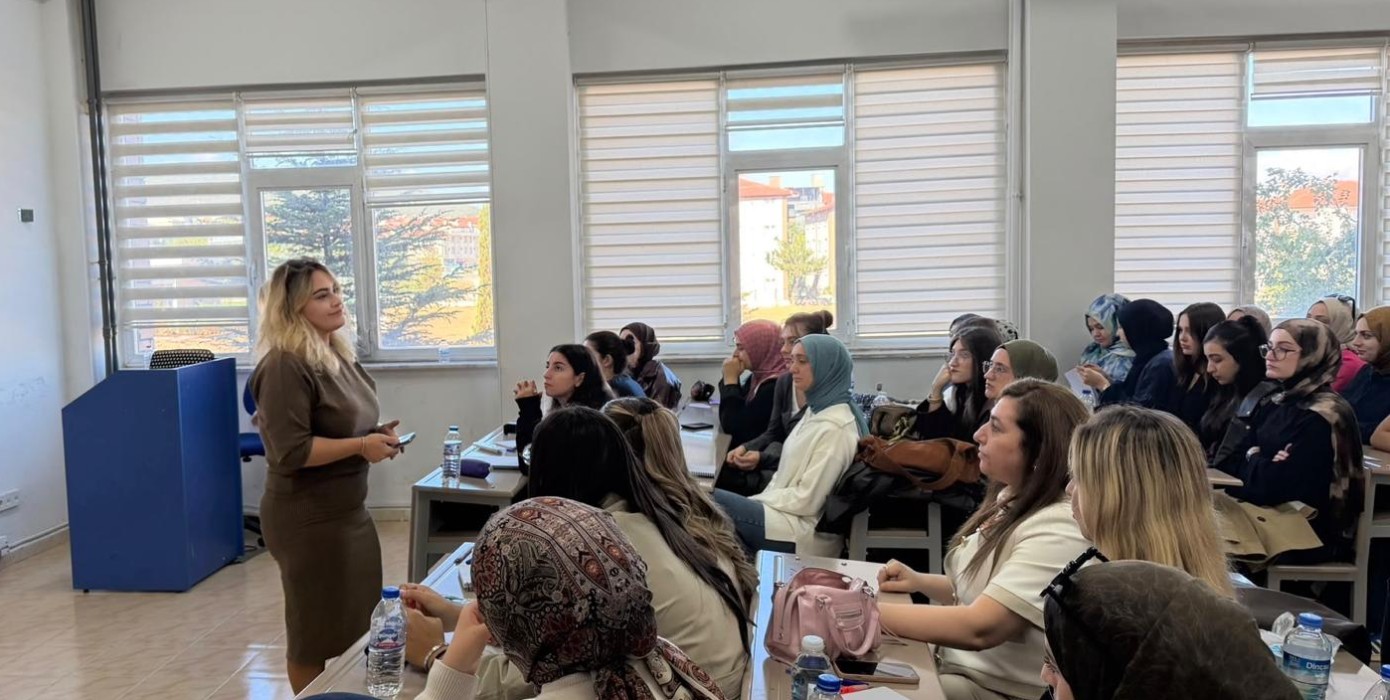 3. Sınıf Öğrencilerimize Normal Doğum ve Doğum Sonu Dönem Dersi Oryantasyonu Gerçekleştirildi