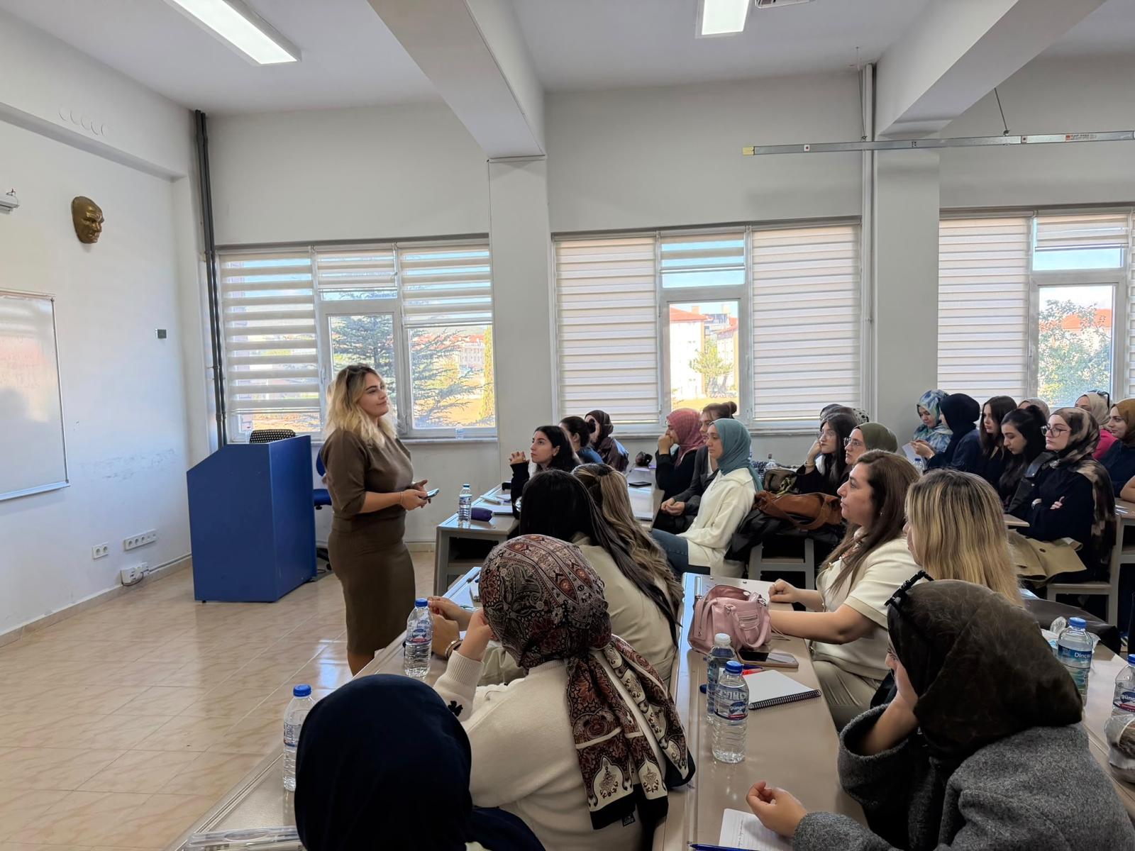 3. Sınıf Öğrencilerimize Normal Doğum ve Doğum Sonu Dönem Dersi Oryantasyonu Gerçekleştirildi - 4