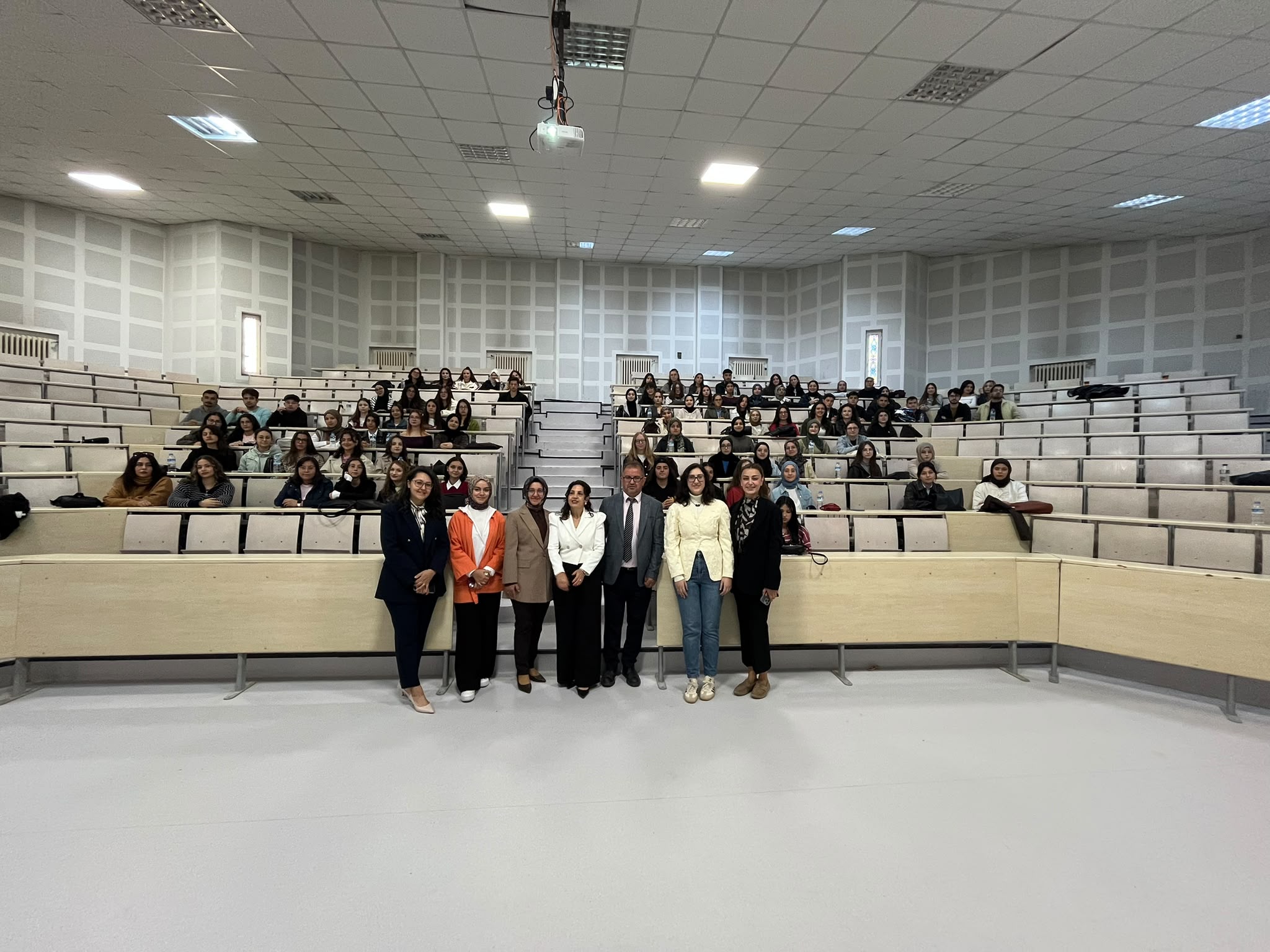 Sağlık Bilimleri Fakültesinde 2026-2027 Akademik Yılı Öğrenci Oryantasyon Programı Gerçekleştirildi - 4