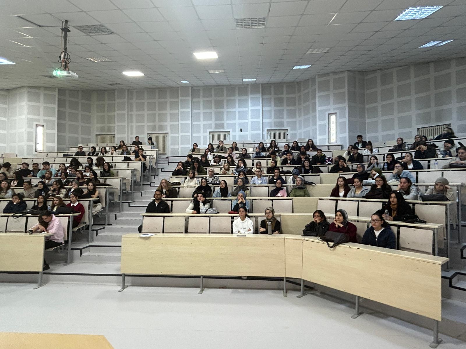 Sağlık Bilimleri Fakültesinde 2026-2027 Akademik Yılı Öğrenci Oryantasyon Programı Gerçekleştirildi - 11