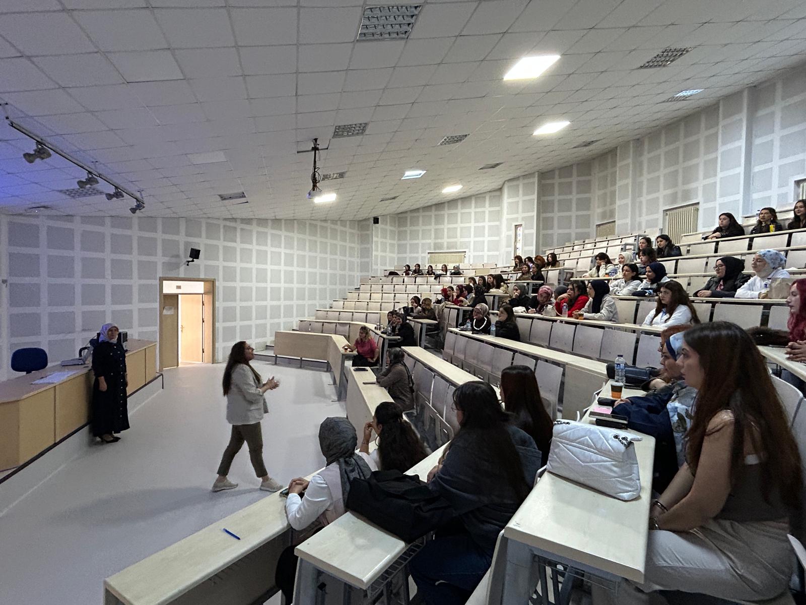 2026-2027 Eğitim-Öğretim Yılı Güz Dönemi 4. Sınıf Öğrencilerine Uygulama Oryantasyon Eğitimi Gerçekleştirildi - 3