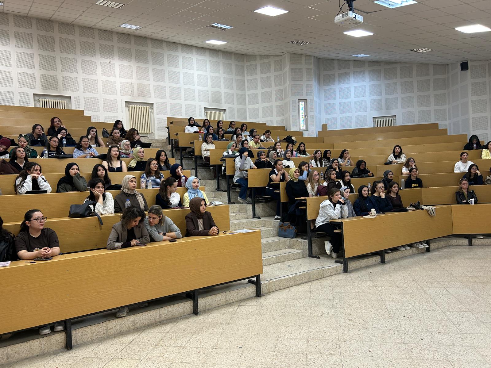 Ebelik Bölümü Birinci Sınıf Öğrencilerine Oryantasyon Programı Gerçekleştirildi - 3