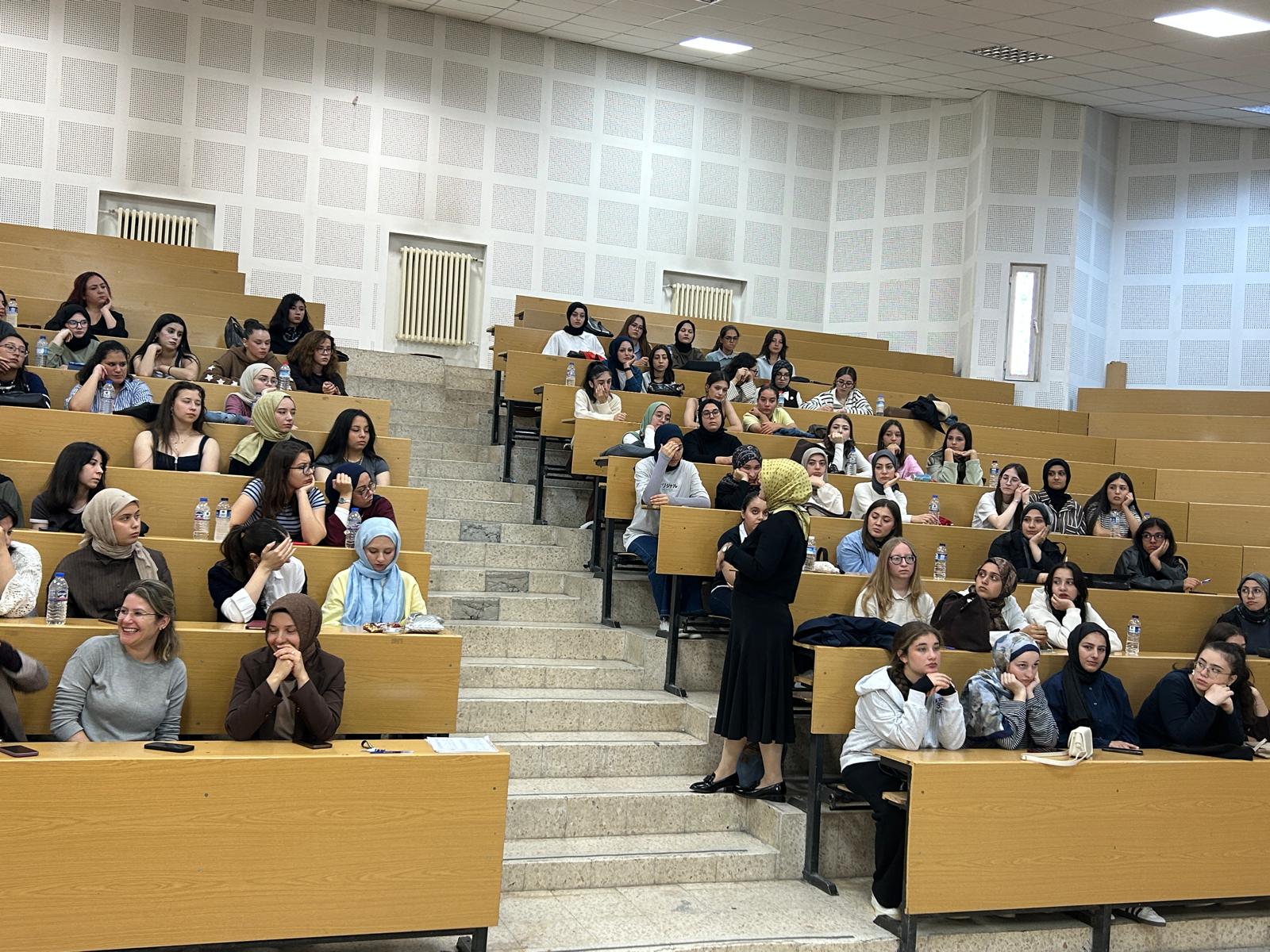 Ebelik Bölümü Birinci Sınıf Öğrencilerine Oryantasyon Programı Gerçekleştirildi - 5