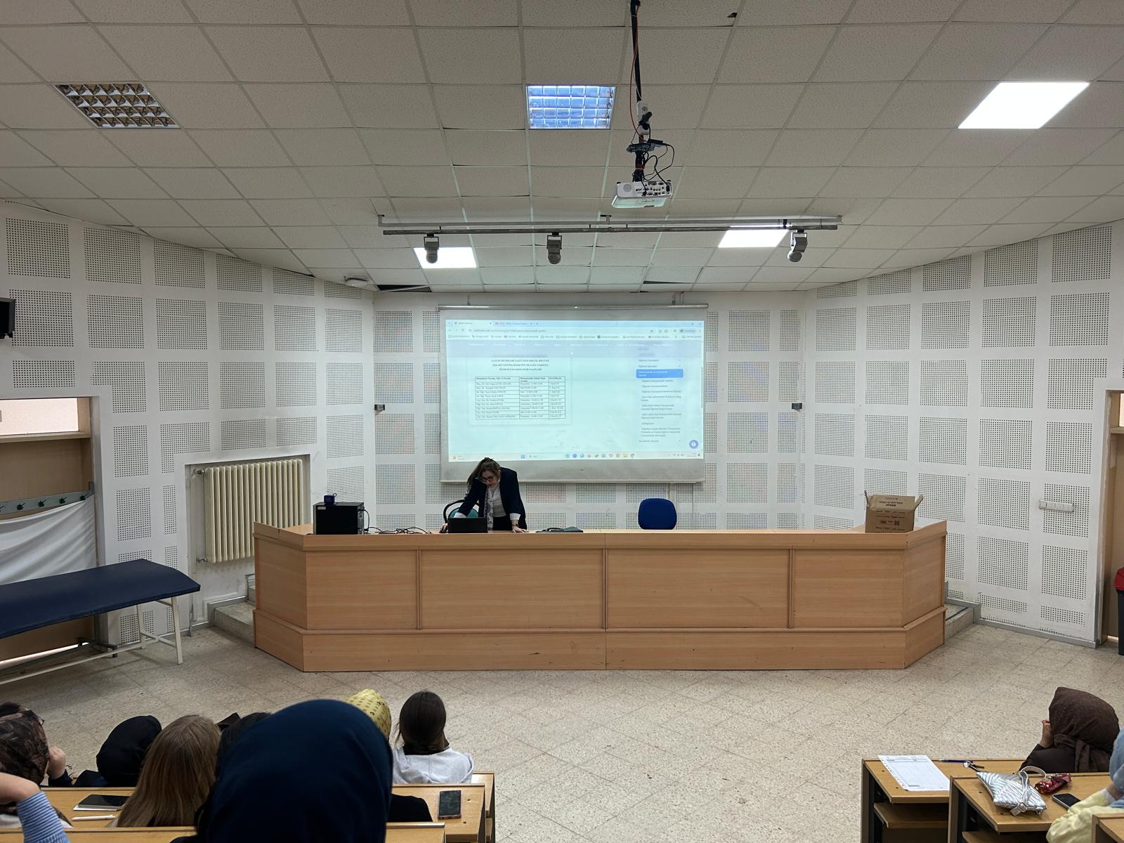 Ebelik Bölümü Birinci Sınıf Öğrencilerine Oryantasyon Programı Gerçekleştirildi - 6