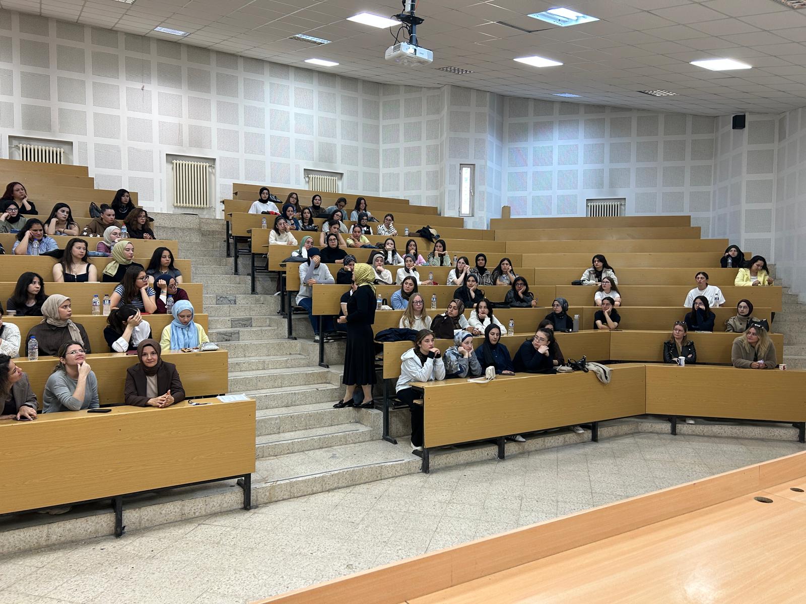 Ebelik Bölümü Birinci Sınıf Öğrencilerine Oryantasyon Programı Gerçekleştirildi - 8