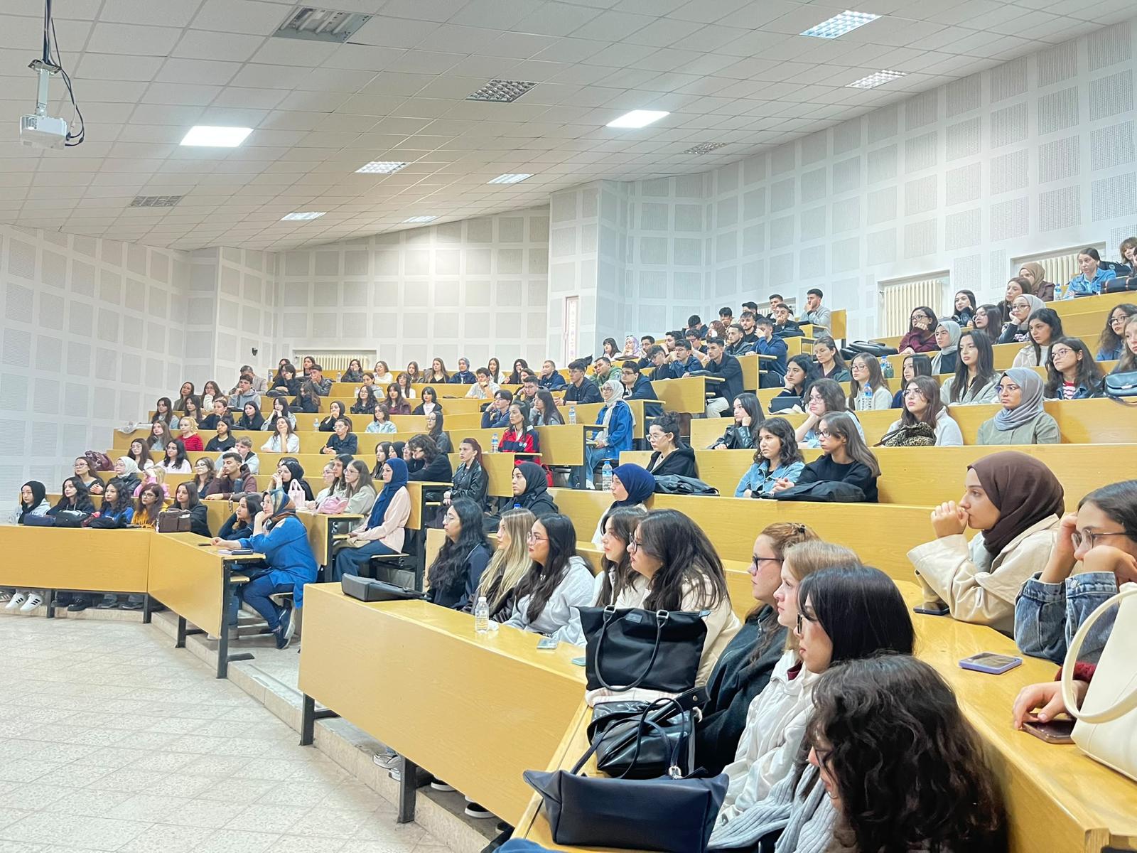 Fakültemizde Yeni Öğrencilere Yönelik Oryantasyon Programı Gerçekleştirildi - 12